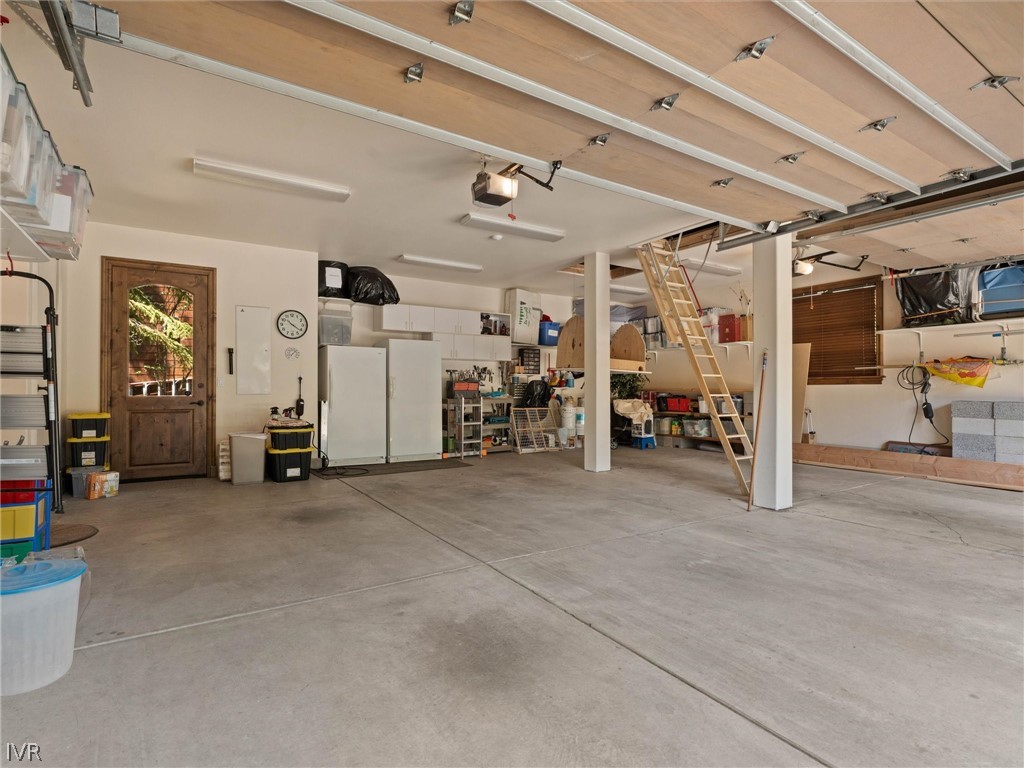 255 Glen Way Property Photo 36