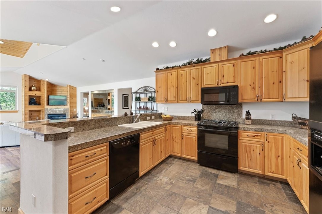 4 Calaneva 14 Property Photo 15