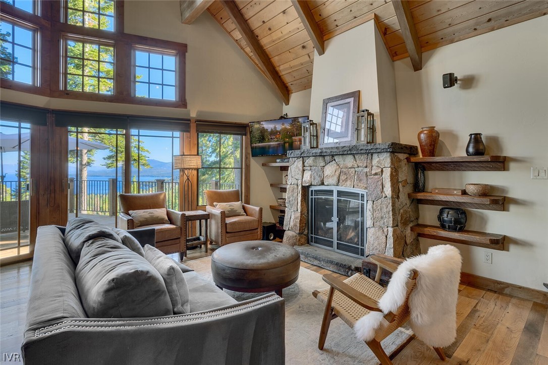 945 Skyline Drive Property Photo 3