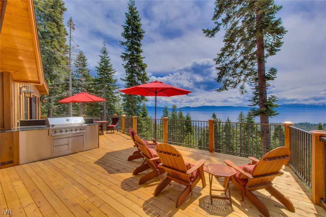 945 Skyline Drive Property Photo 8