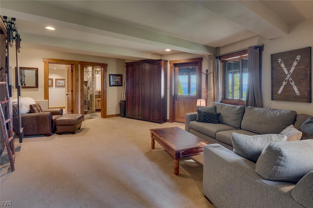 945 Skyline Drive Property Photo 16