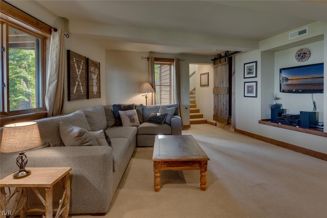 945 Skyline Drive Property Photo 18