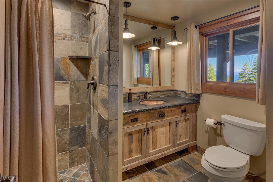945 Skyline Drive Property Photo 24