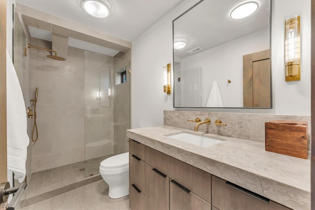 877 Tyner Property Photo 18