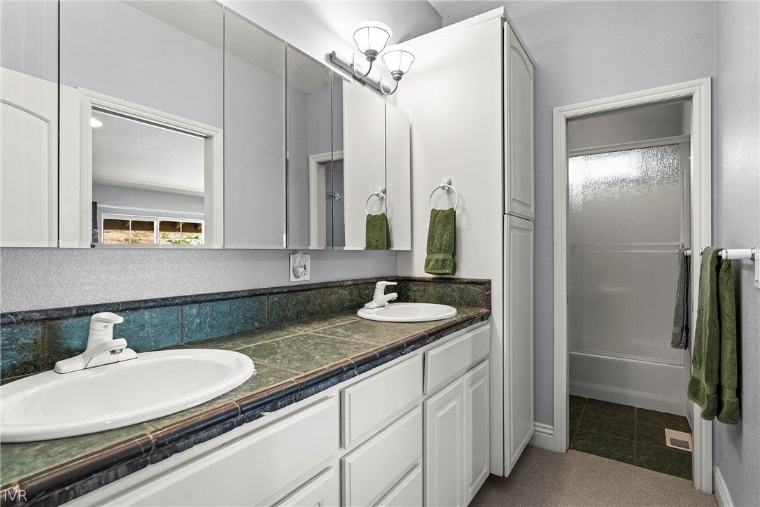 1064 Lucerne Way Property Photo 20