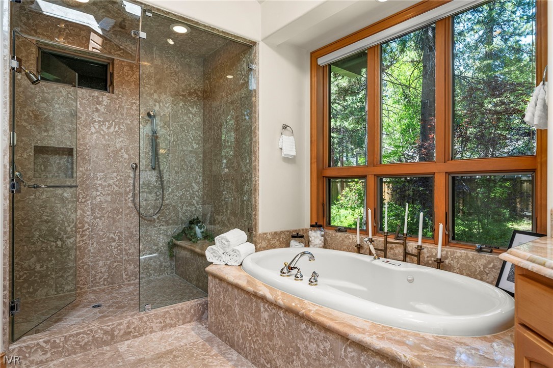 896 Lakeshore Boulevard Property Photo 35
