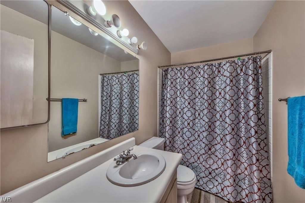 825 Southwood Boulevard 6 Property Photo 11