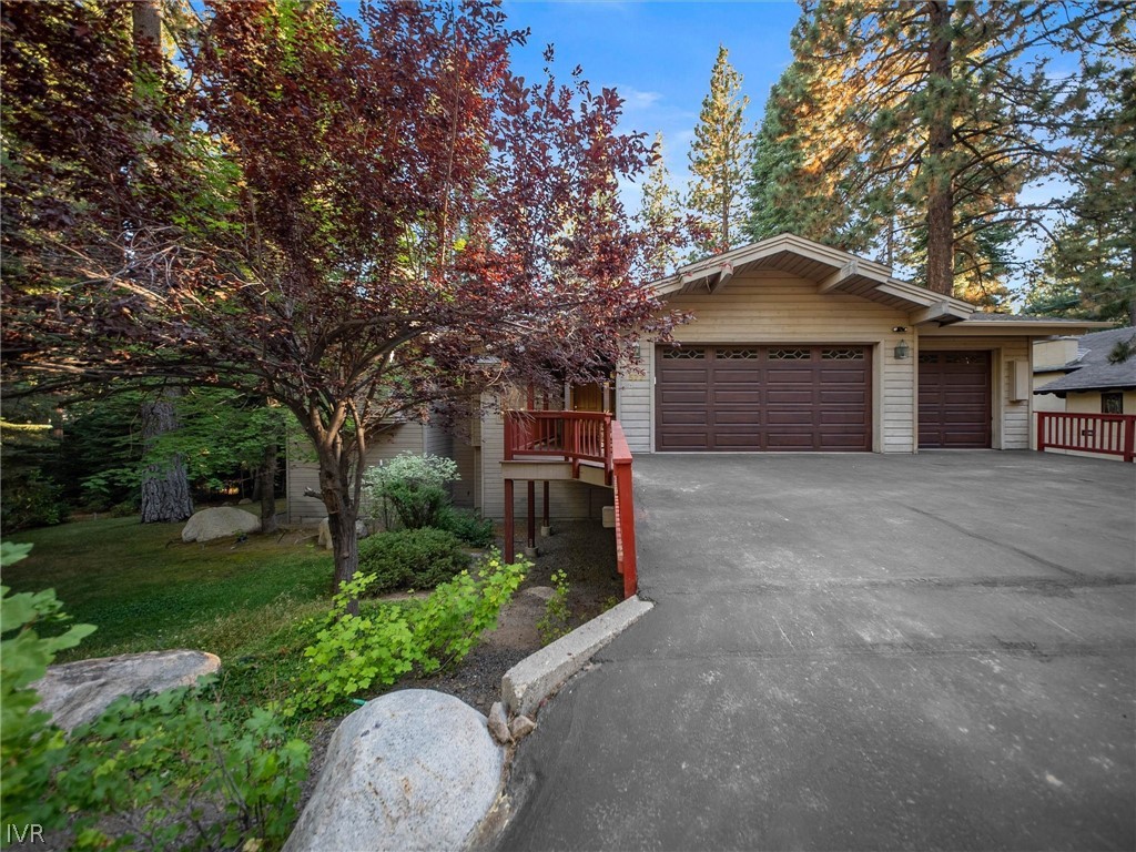 577 Silvertip Drive Property Photo 5