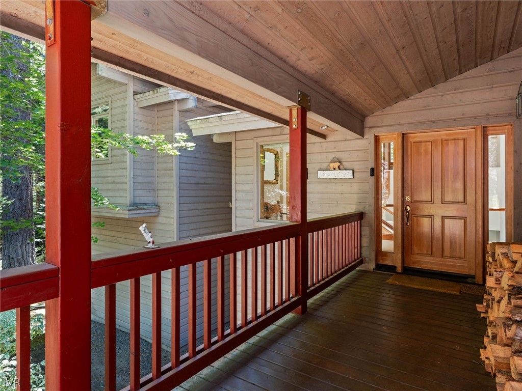 577 Silvertip Drive Property Photo 6