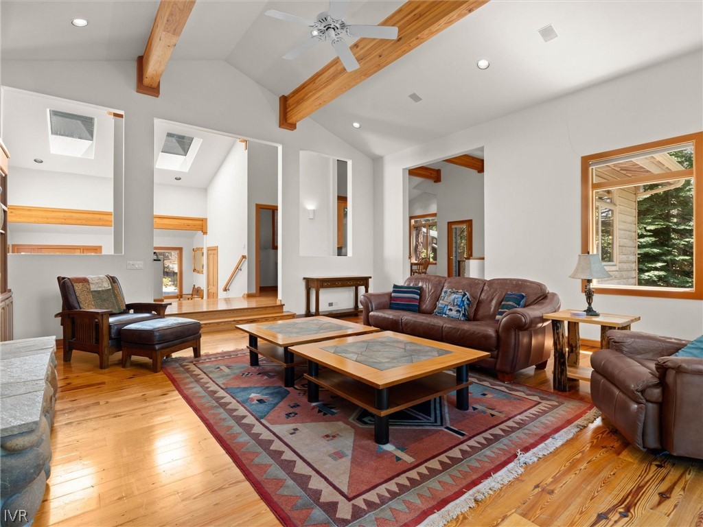 577 Silvertip Drive Property Photo 11
