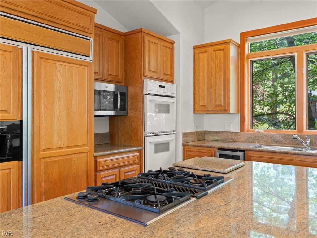 577 Silvertip Drive Property Photo 19