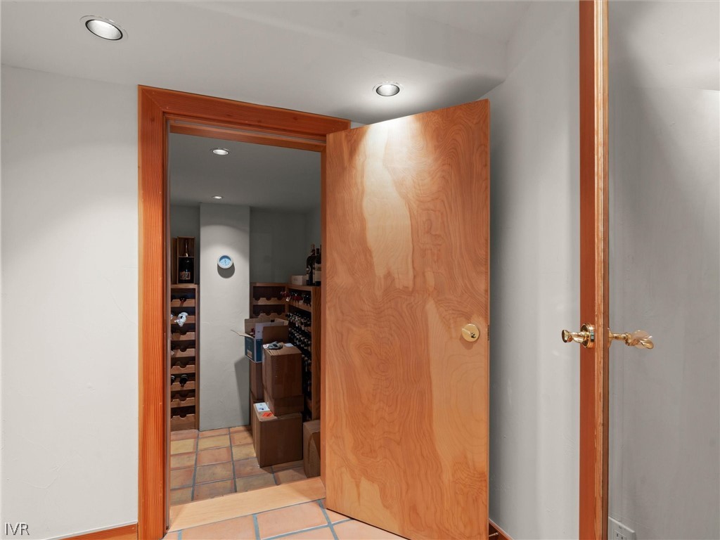 577 Silvertip Drive Property Photo 31