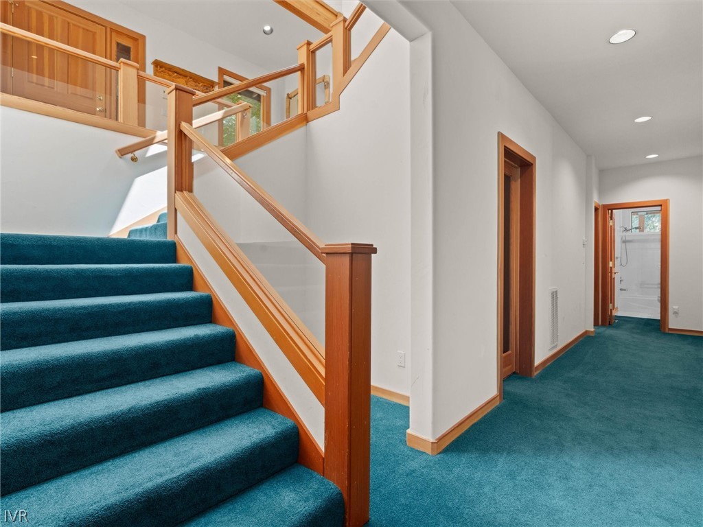 577 Silvertip Drive Property Photo 33