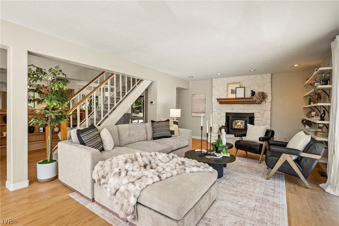 1008 Galaxy Way Property Photo 8