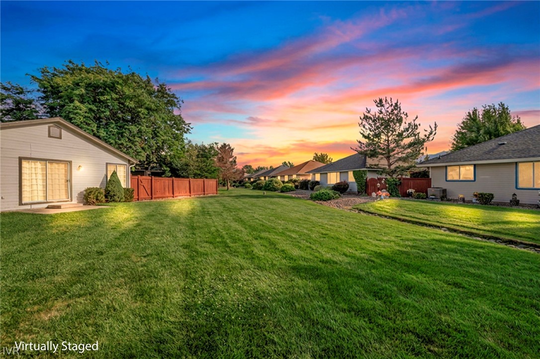 1784 Mahogany Circle Property Photo 2