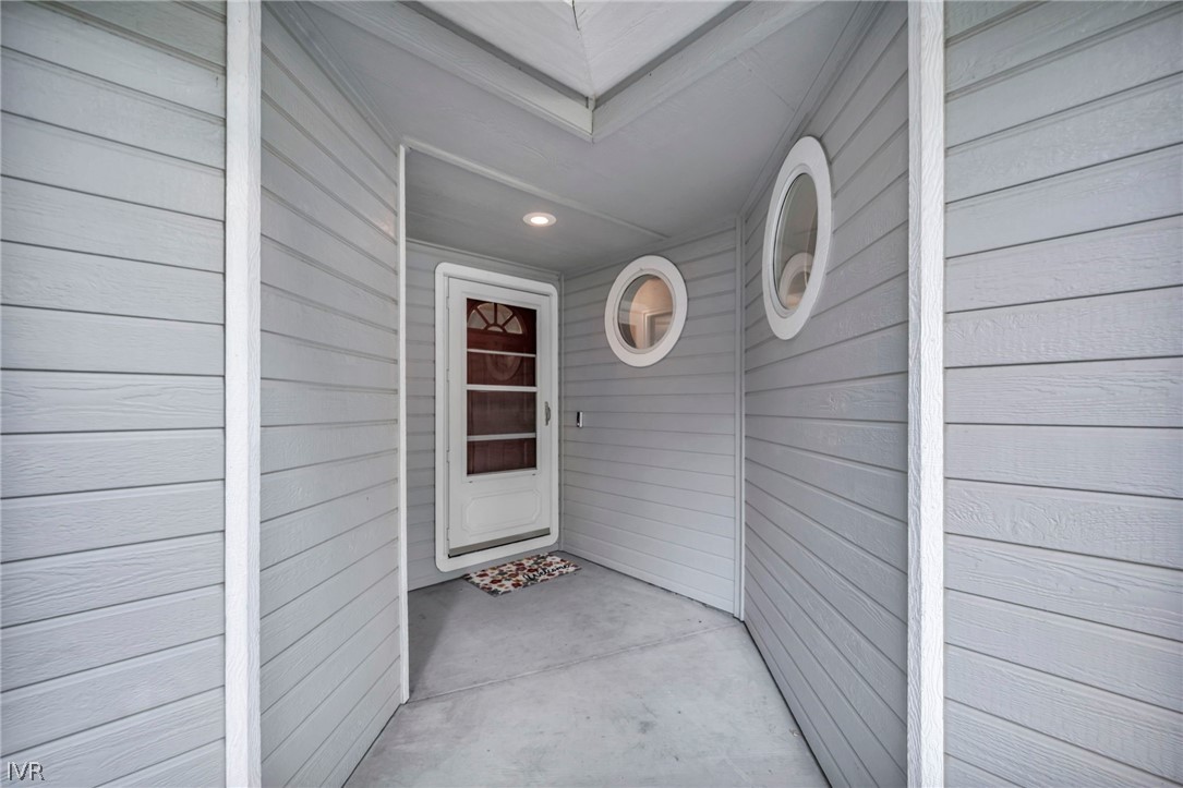 1784 Mahogany Circle Property Photo 7
