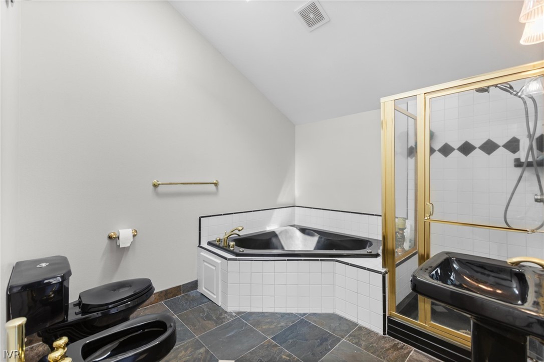375 Alder Court Property Photo 10