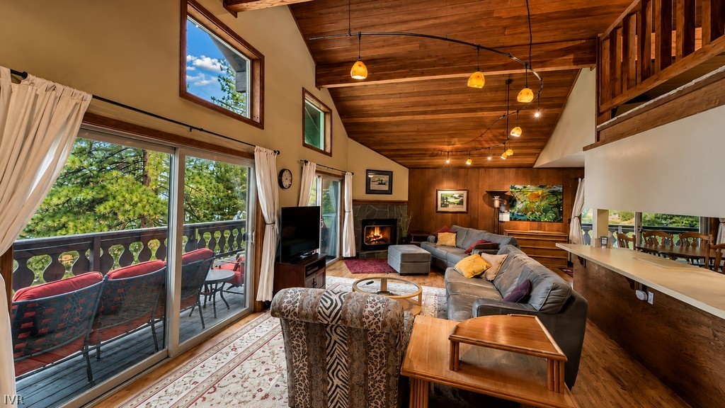 1050 Lucerne Way Property Photo 6