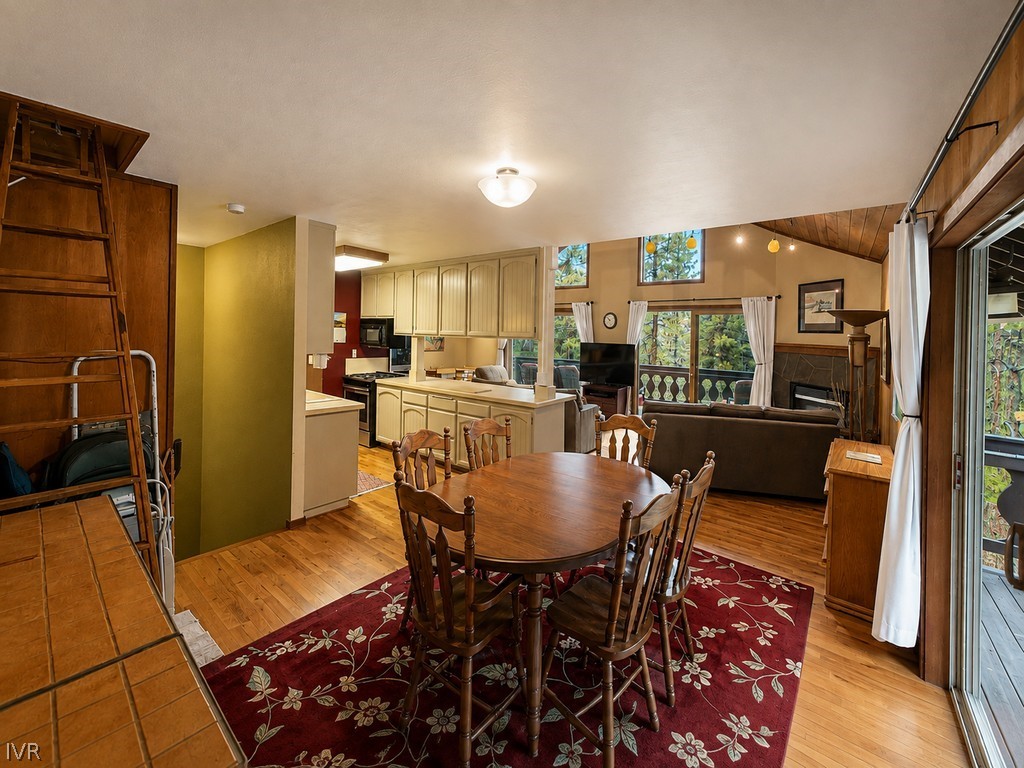 1050 Lucerne Way Property Photo 9