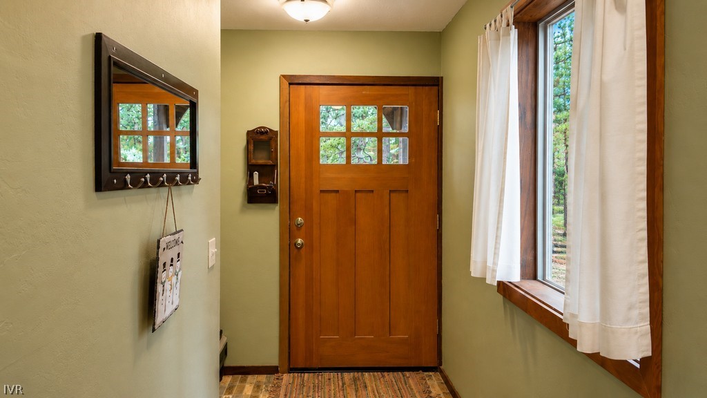 1050 Lucerne Way Property Photo 12