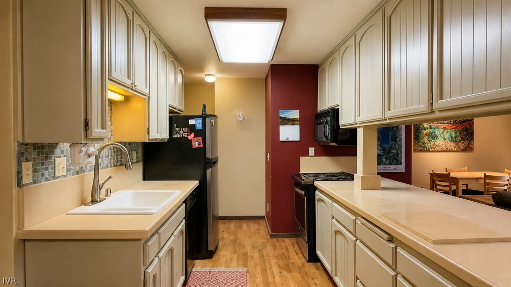 1050 Lucerne Way Property Photo 13