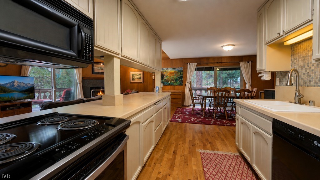 1050 Lucerne Way Property Photo 14