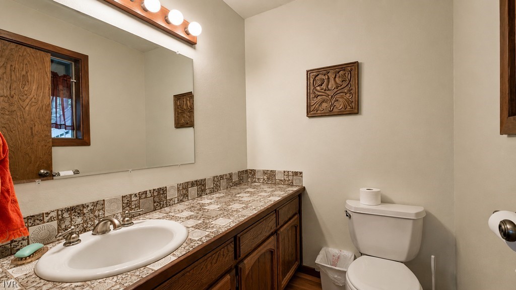 1050 Lucerne Way Property Photo 15