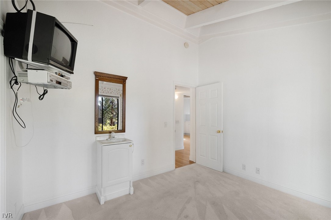 1019165 Property Photo 12