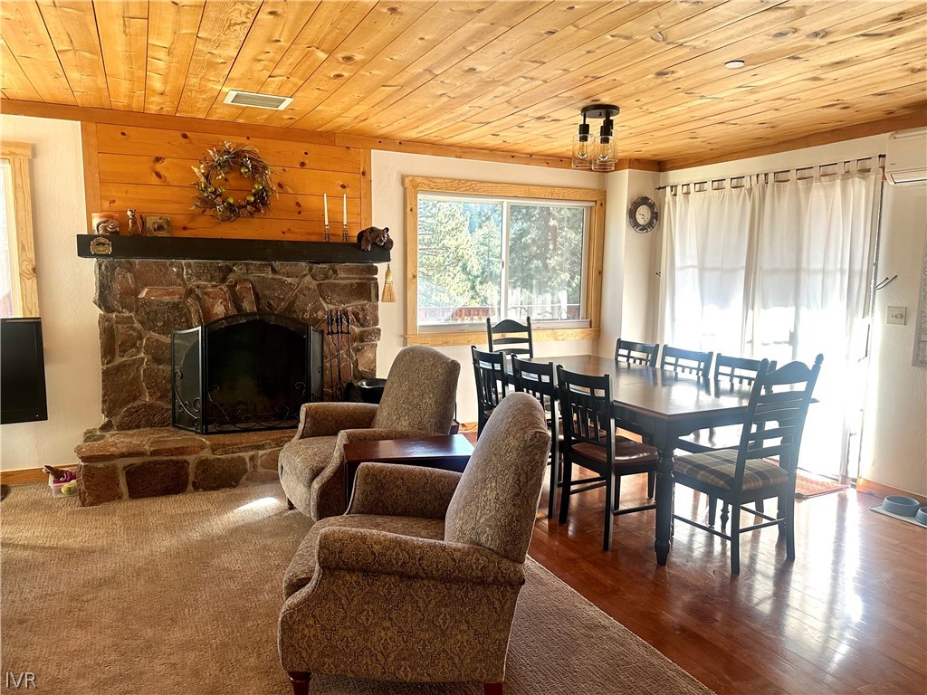 1349 Zurich Property Photo 9