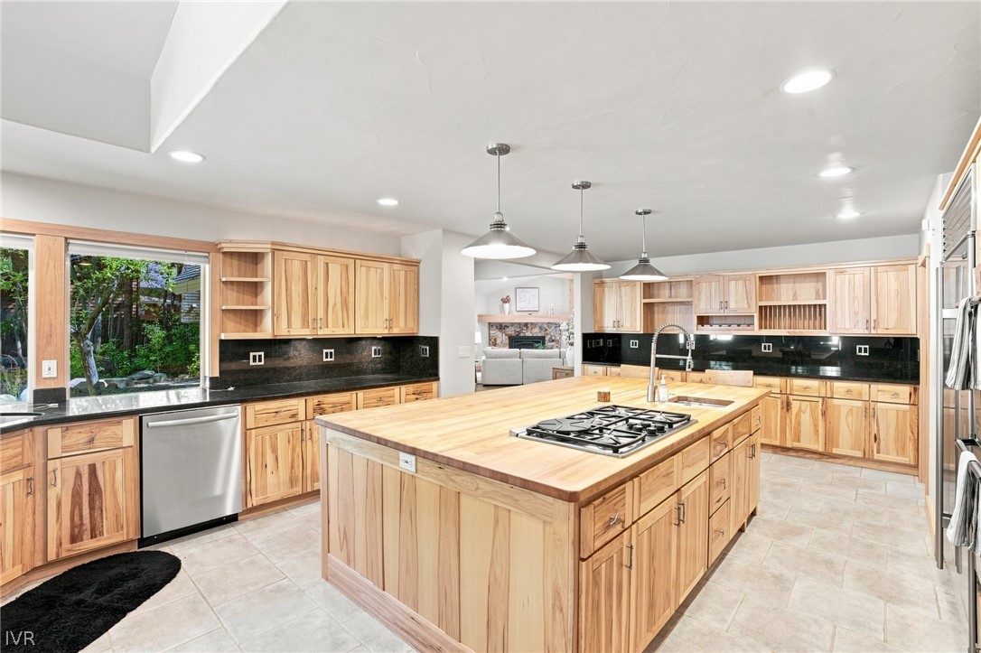 854 Lakeshore Boulevard Property Photo 14