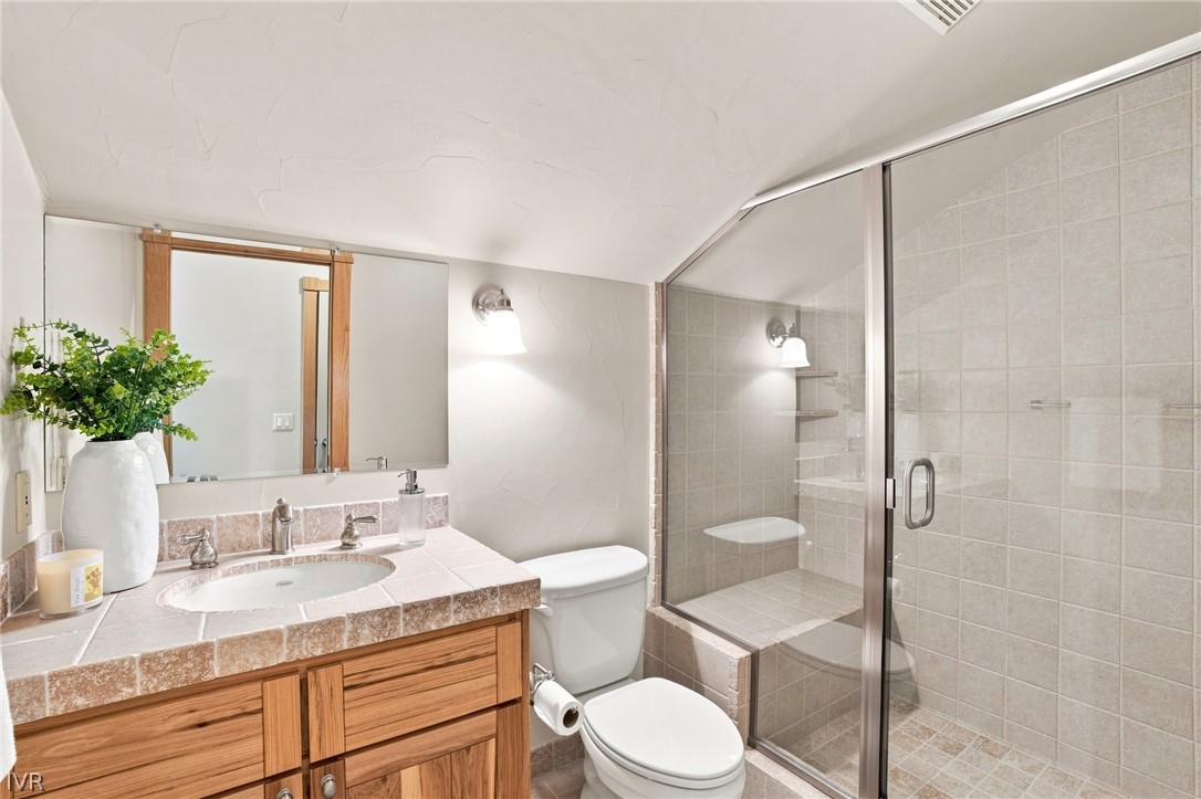 854 Lakeshore Boulevard Property Photo 36