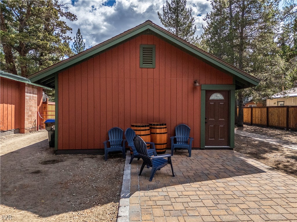 1057 Mohawk Street Property Photo 4