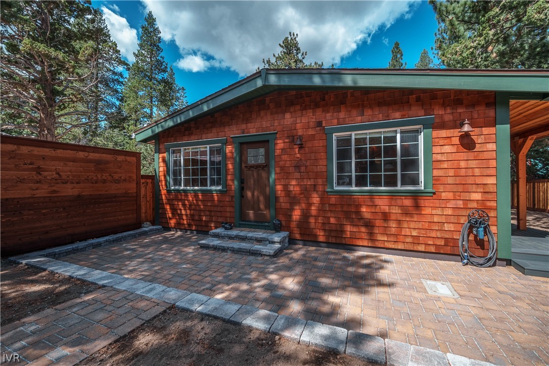 1057 Mohawk Street Property Photo 7