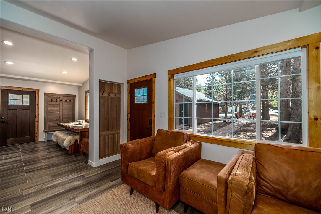 1057 Mohawk Street Property Photo 10