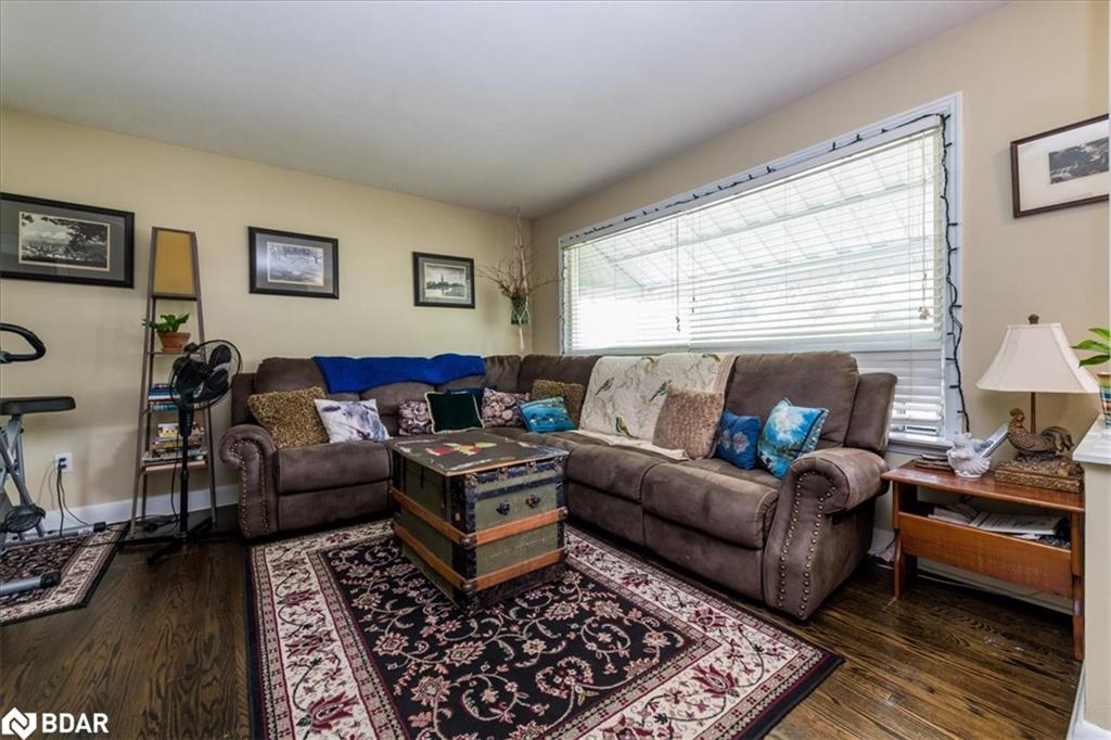 54 Henry Street Property Photo 3