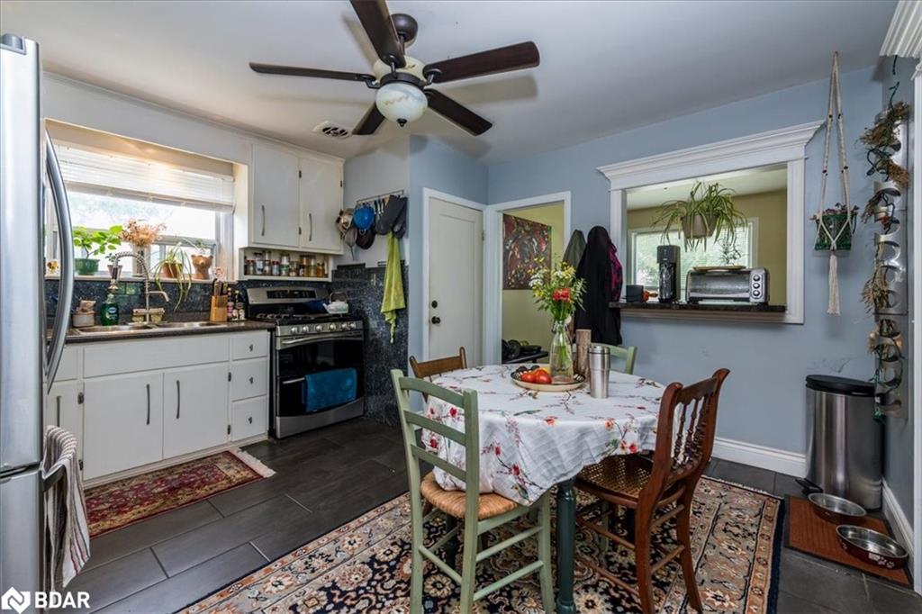 54 Henry Street Property Photo 6