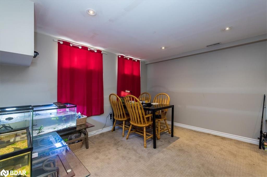 54 Henry Street Property Photo 12