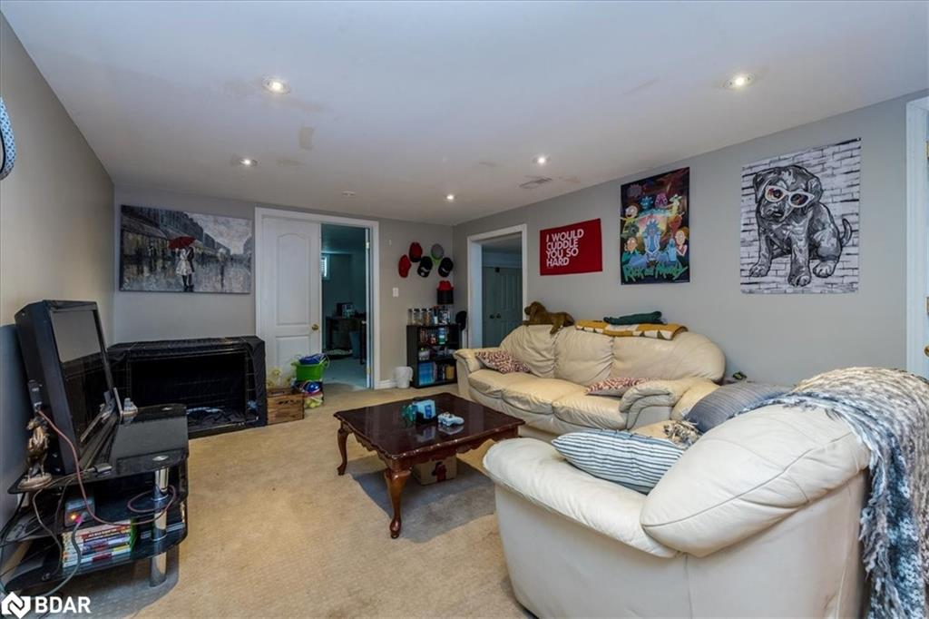 54 Henry Street Property Photo 13