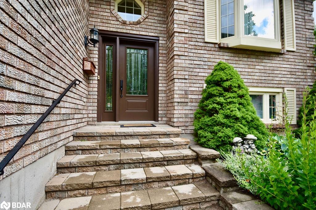 44 Templeton Crescent Property Photo 3