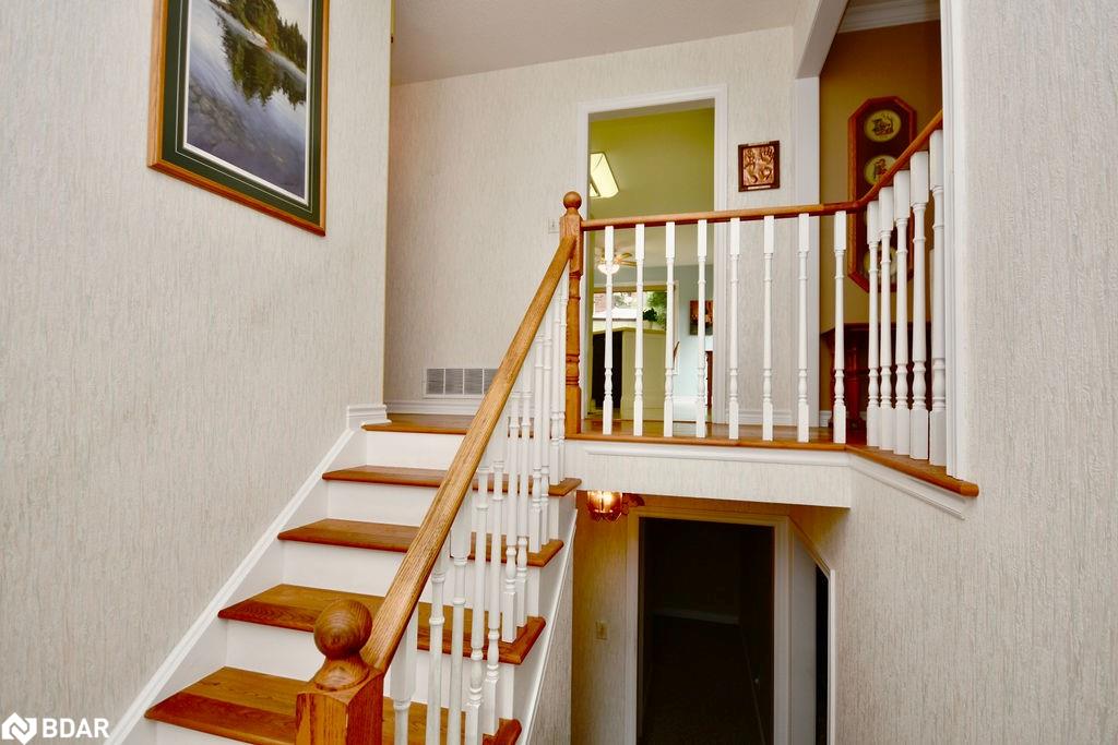 44 Templeton Crescent Property Photo 4
