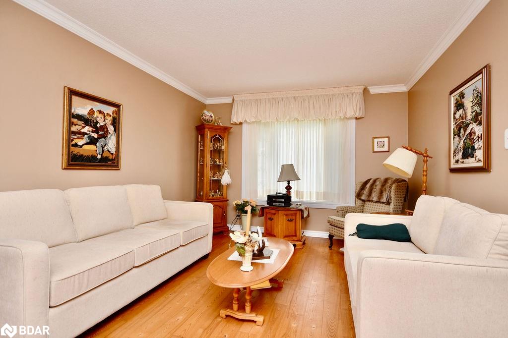 44 Templeton Crescent Property Photo 6