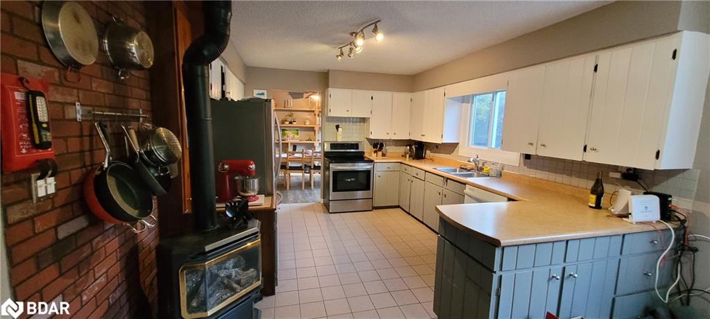 1229 Miriam Drive Property Photo 9