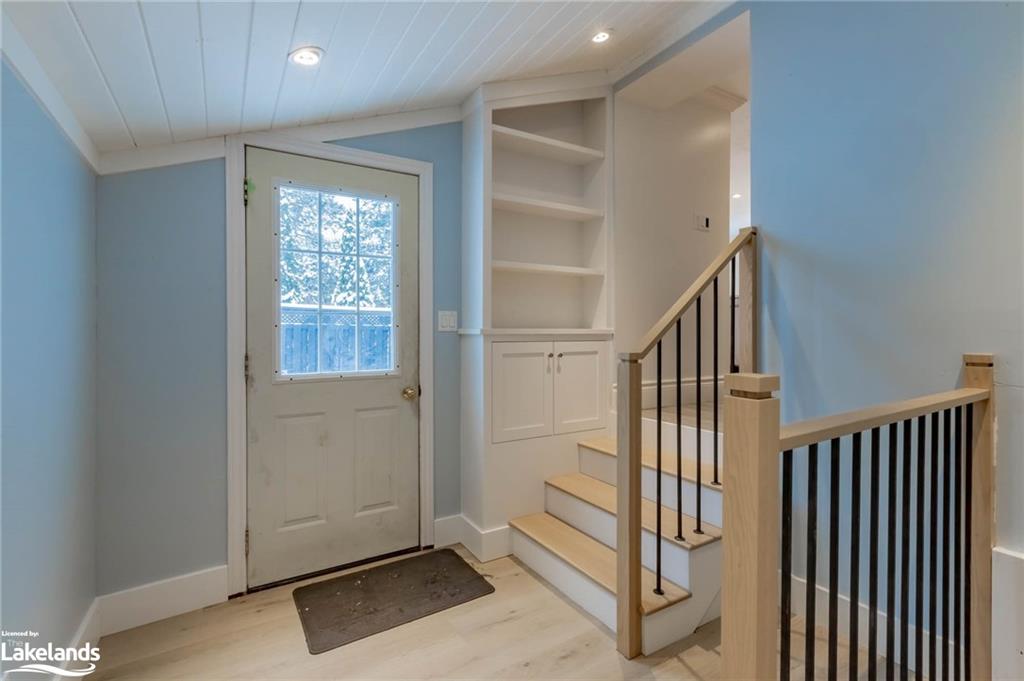 810 John Street N Property Photo 3