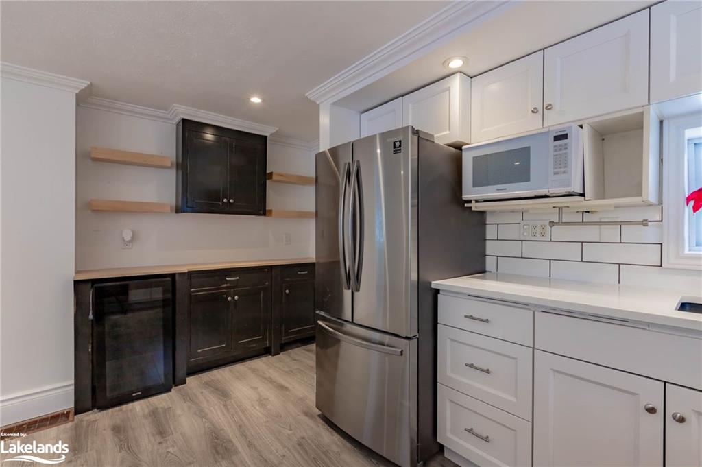 810 John Street N Property Photo 9