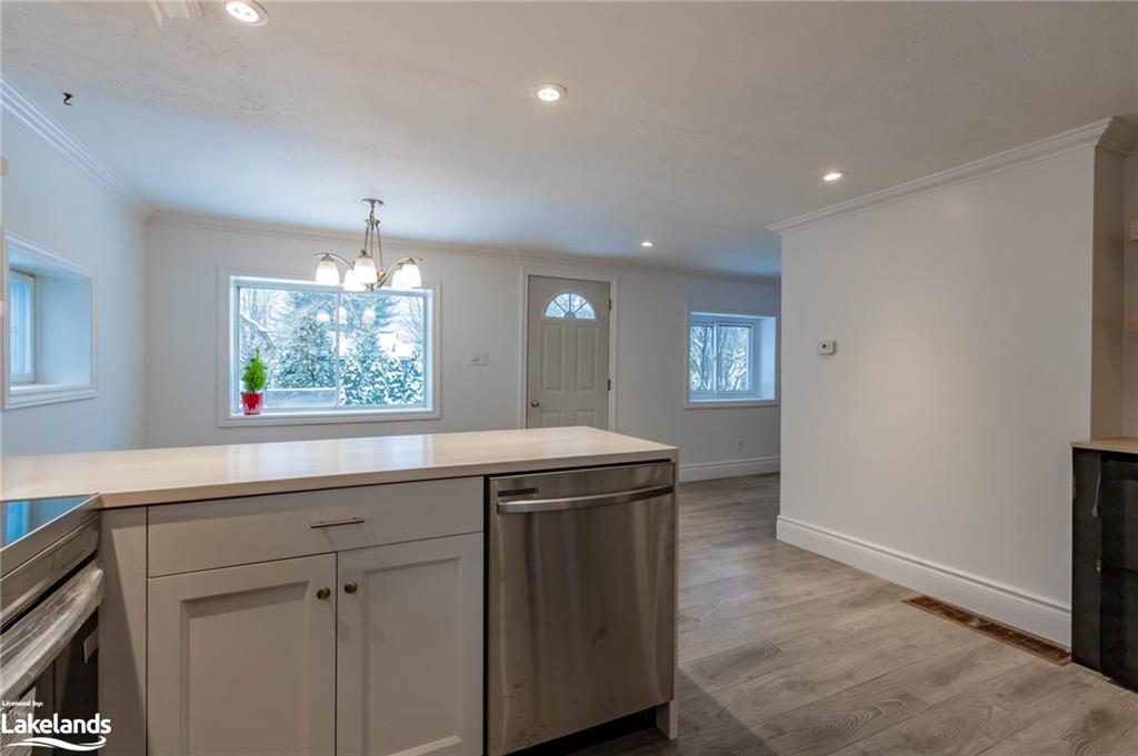 810 John Street N Property Photo 10