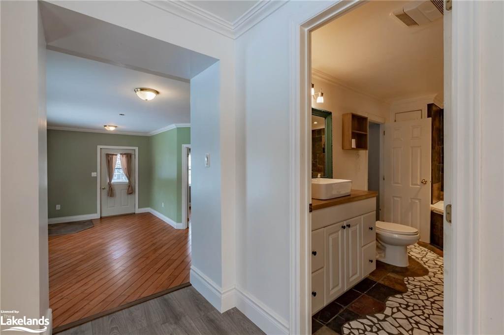 810 John Street N Property Photo 13