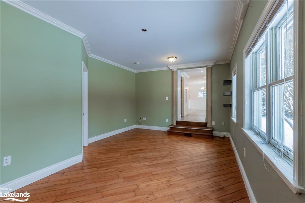 810 John Street N Property Photo 22