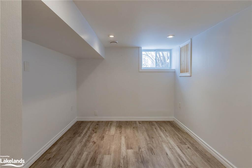 810 John Street N Property Photo 27