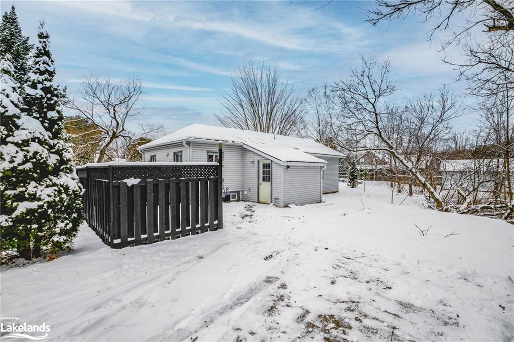 810 John Street N Property Photo 40