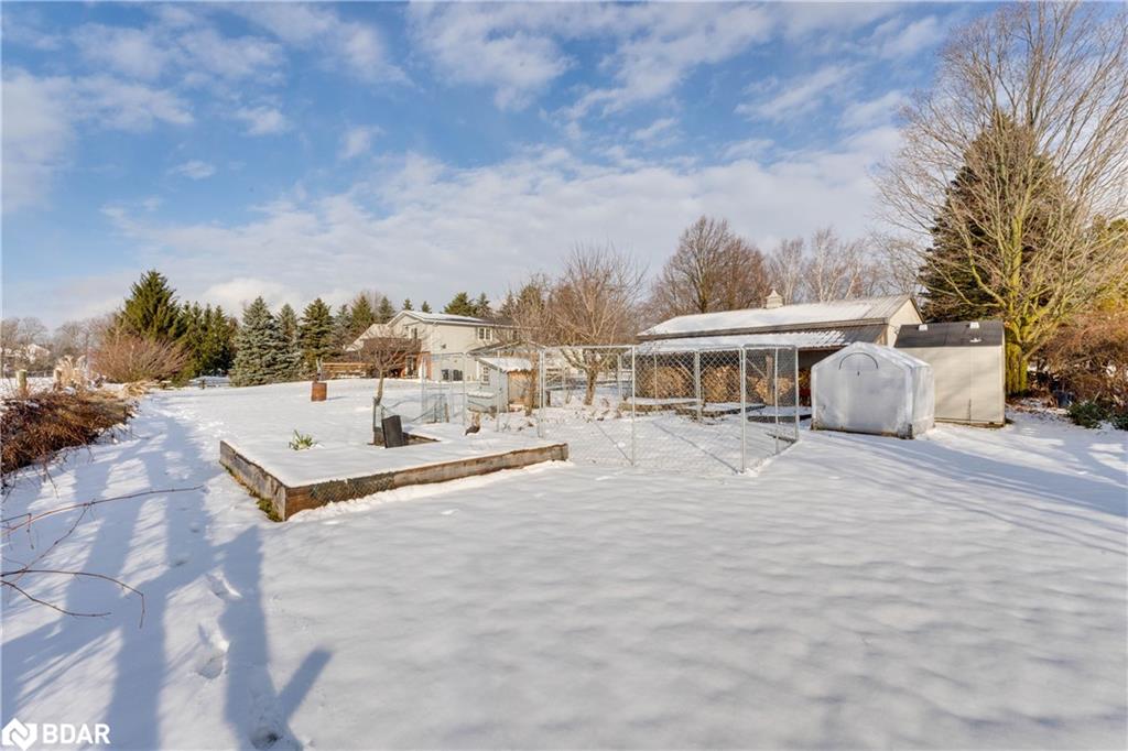 7732 9th Line Property Photo 4